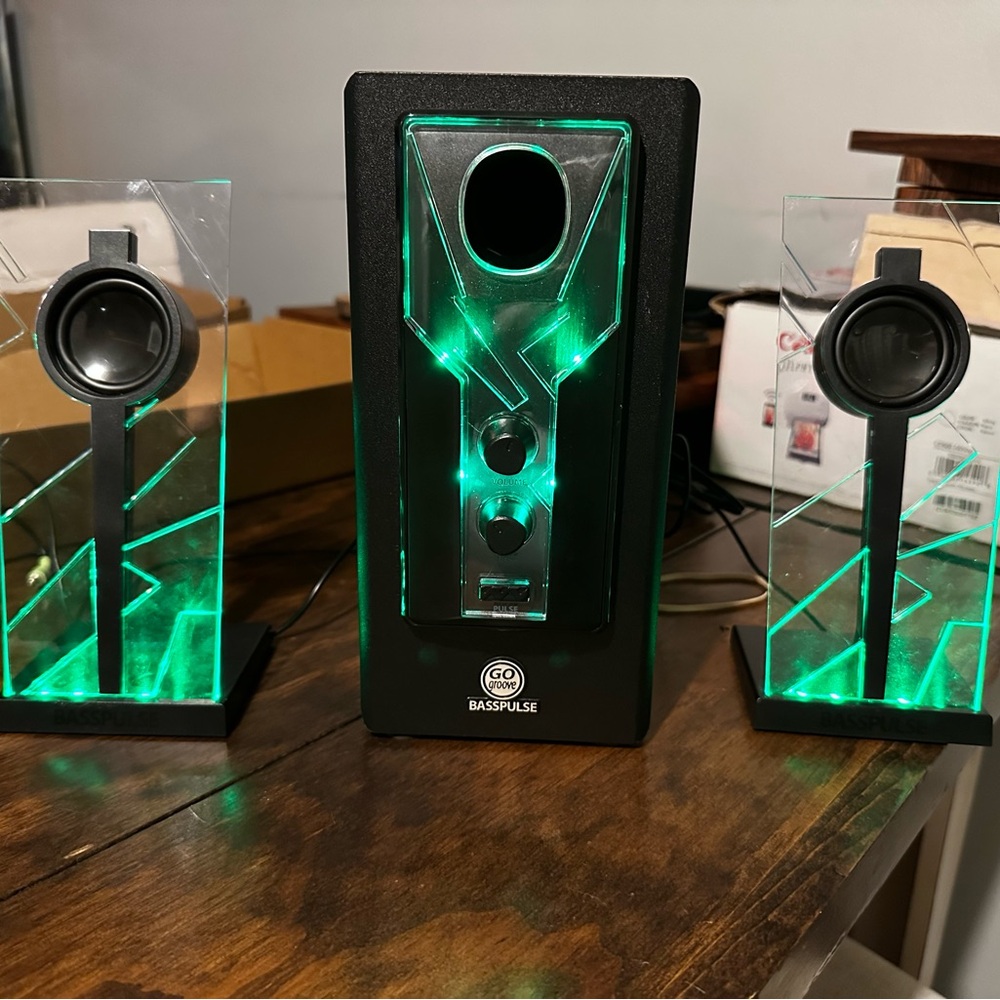GOgroove BassPULSE Speaker System with Green LED Lights